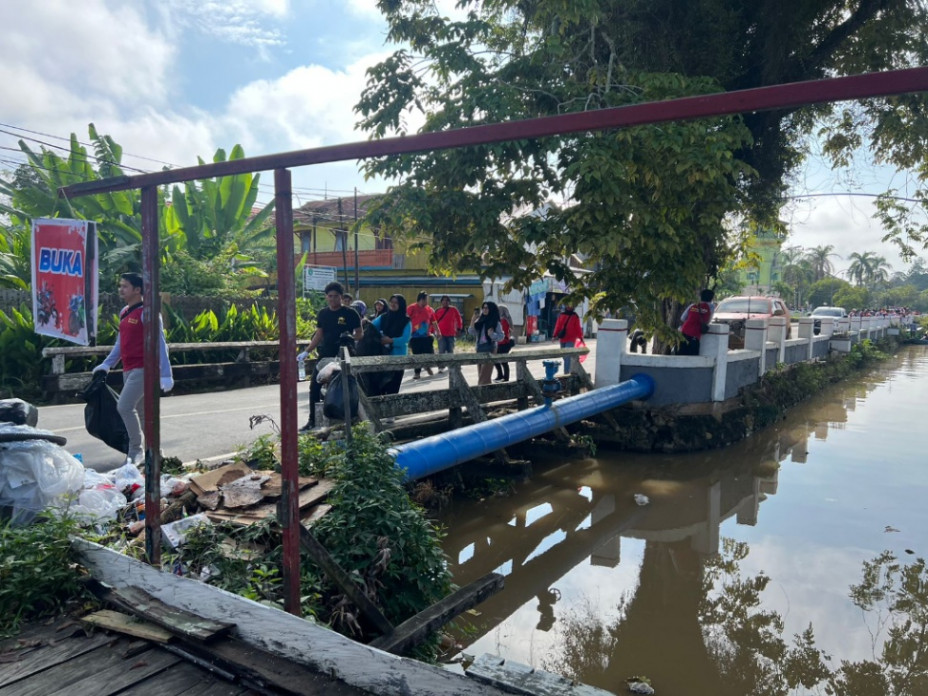 Kelurahan Mangkurawang Gencar Normalisasi Sungai Dan Perbaiki ...