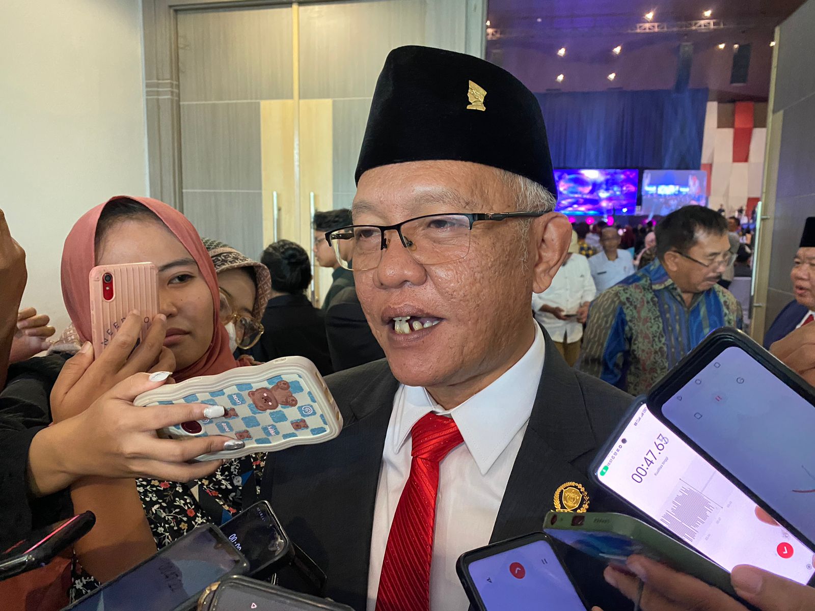 Tradisi Tanam Padi Di Lereng Gunung Kampung Putak, Kukar: Kukar DPRD ...